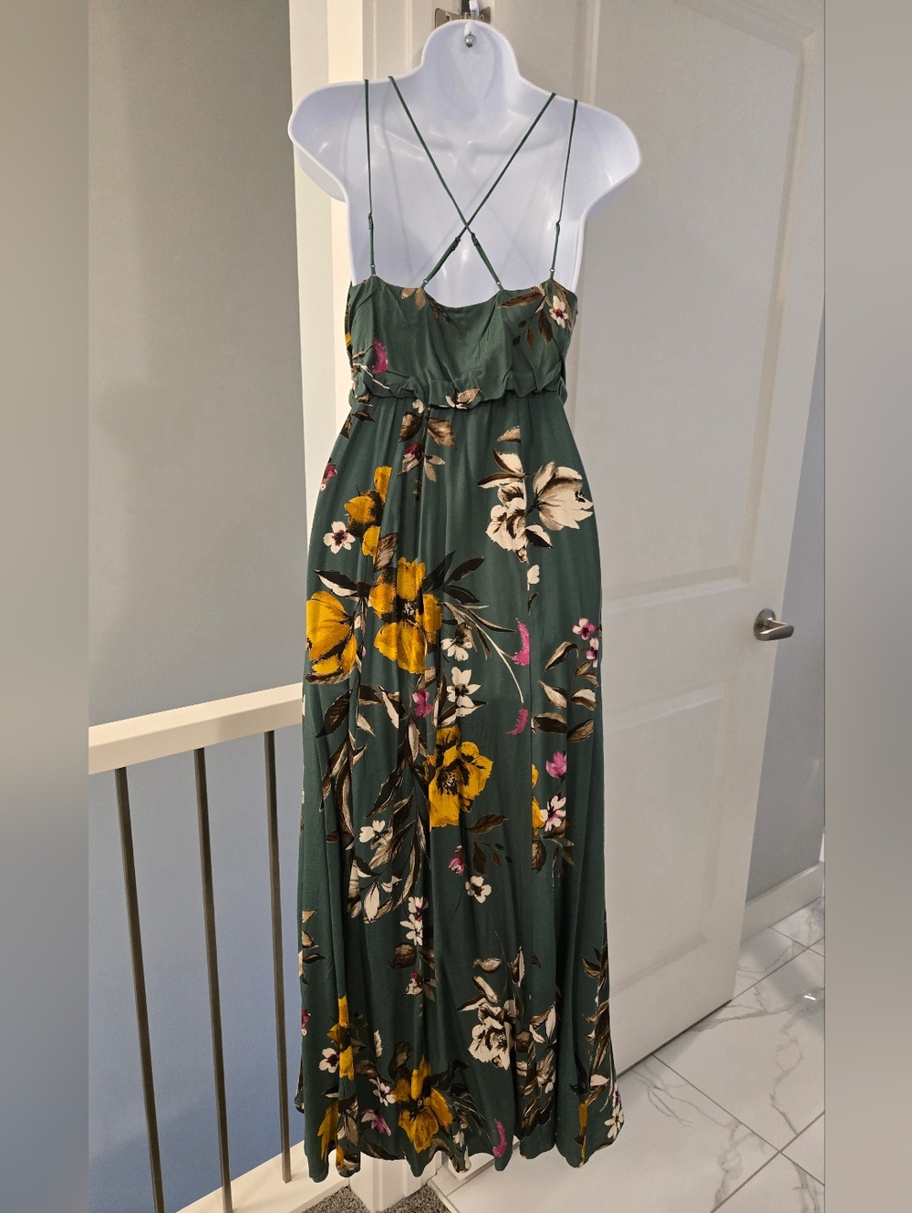 Urban Outfitters Lady Lava Green Floral Covered Button-Down Midi
Dress Size 0 - Picture 8 of 14